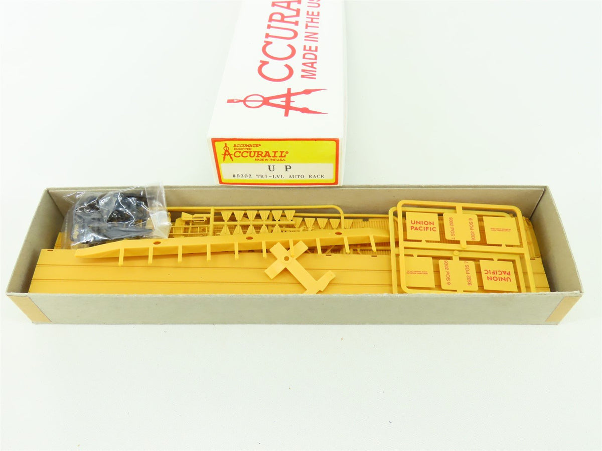 HO Scale Accurail Kit 9302 UP Union Pacific Tri-Level Auto Rack Car #54104