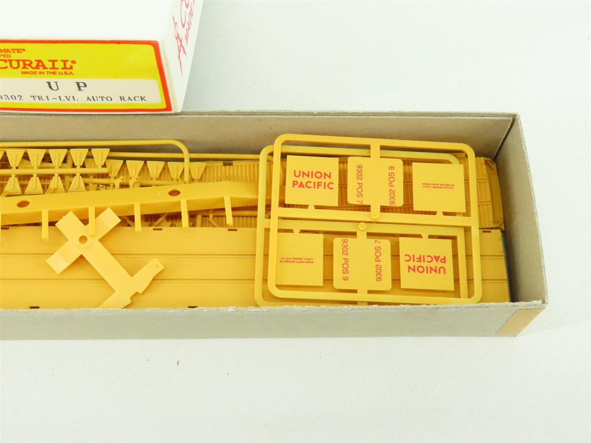 HO Scale Accurail Kit 9302 UP Union Pacific Tri-Level Auto Rack Car #54104