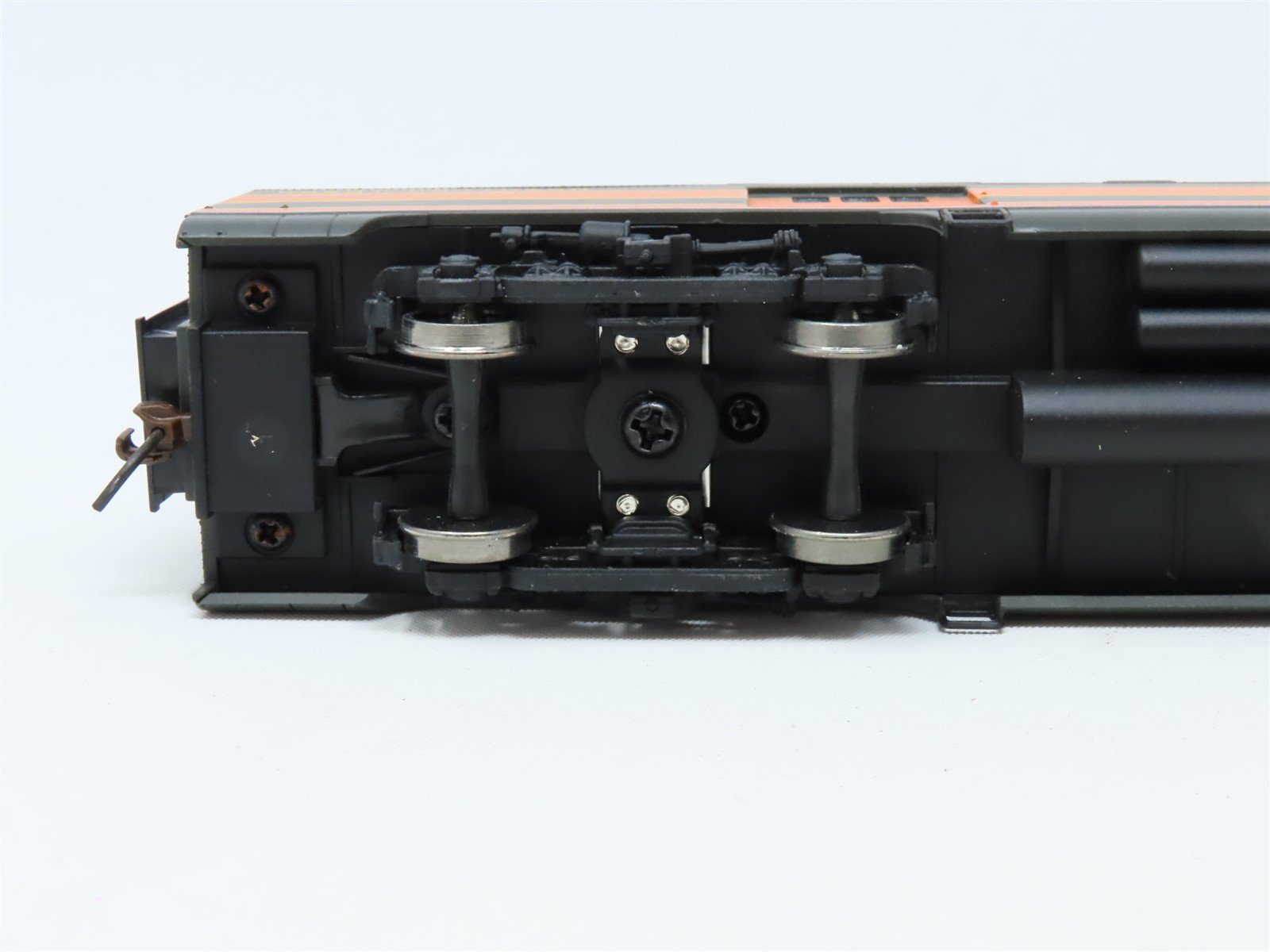 HO Scale Walthers 932-9035 GN Empire Builder Baggage-Dormitory Passenger