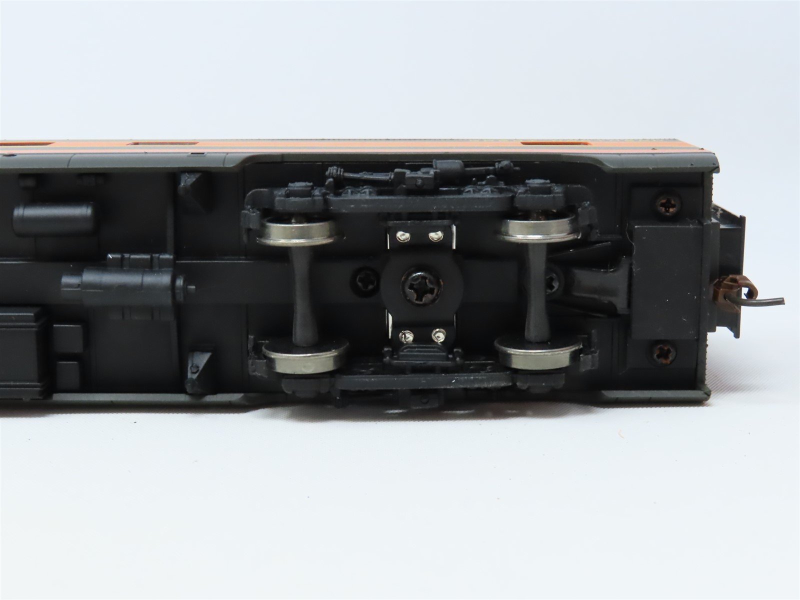 HO Scale Walthers 932-9035 GN Empire Builder Baggage-Dormitory Passenger