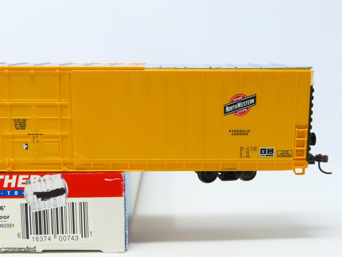 HO Scale Walthers 932-3508 CNW Chicago &amp; Northwestern 4-Door Box Car #92061