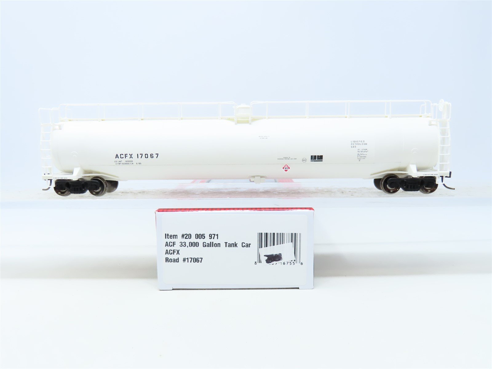 HO Scale Atlas 20005971 ACFX 33,000 Gallon Tank Car #17067