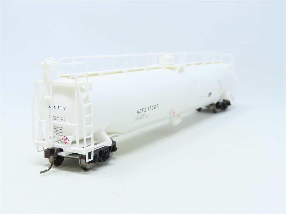 HO Scale Atlas 20005971 ACFX 33,000 Gallon Tank Car #17067