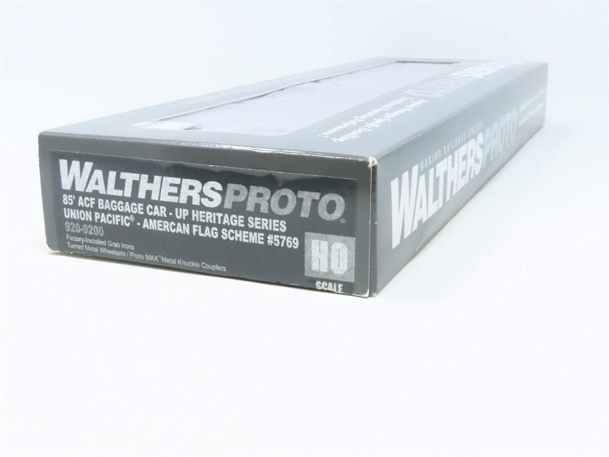 HO Walthers Proto 920-9200 UP Heritage Series &quot;American Flag&quot; Baggage Passenger