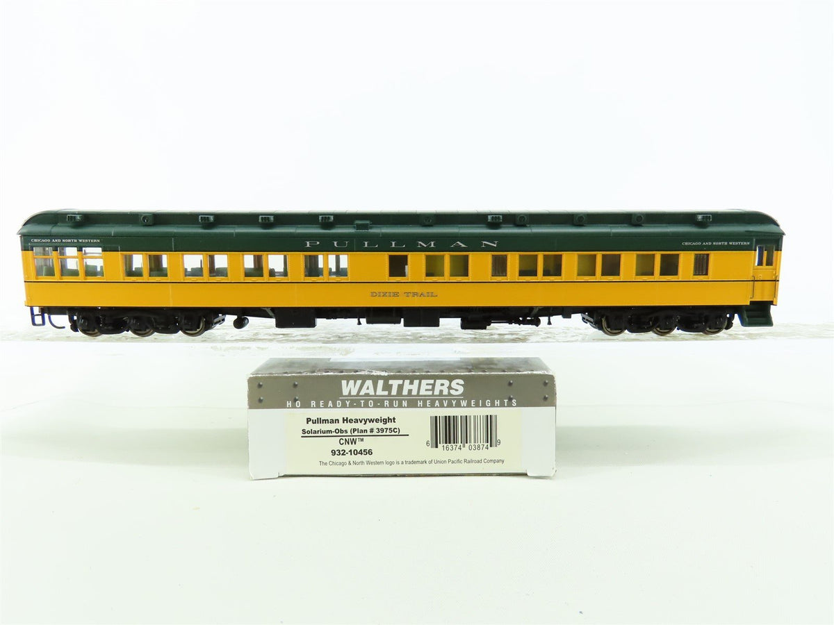 HO Walthers 932-10456 CNW Chicago &amp; North Western Solarium-Obs Passenger #3975C