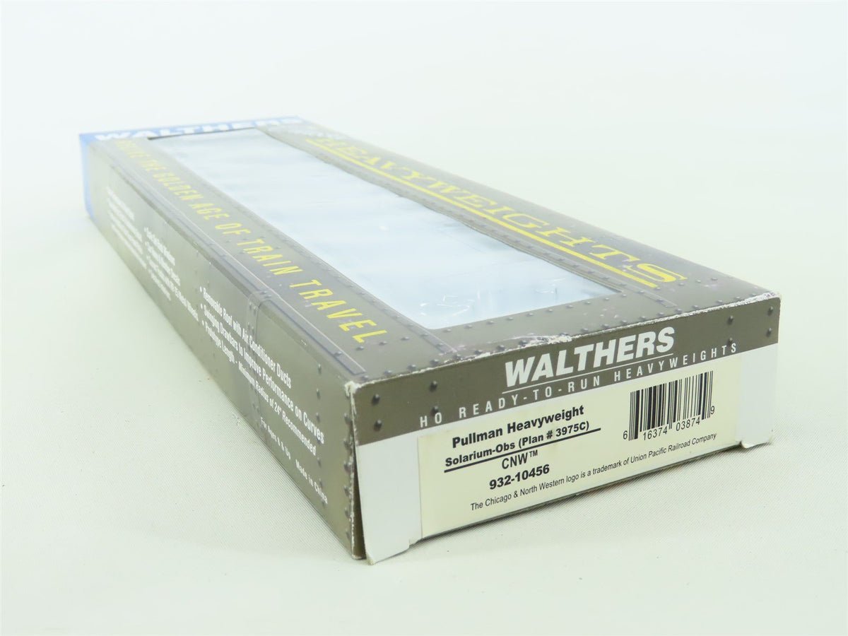 HO Walthers 932-10456 CNW Chicago &amp; North Western Solarium-Obs Passenger #3975C