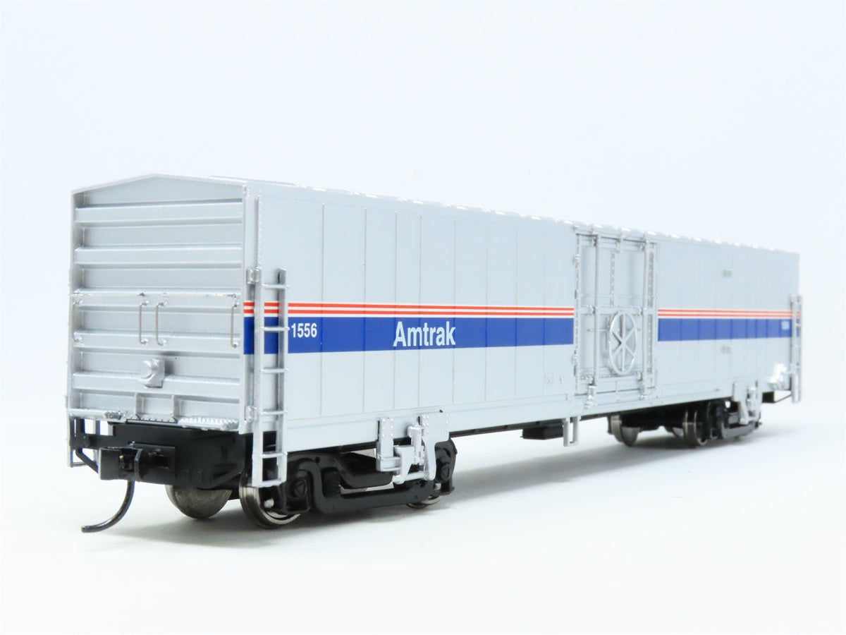 HO Walthers Proto 920-11153 AMTK Amtrak 60&#39; Thrall Material Handling Car #1556