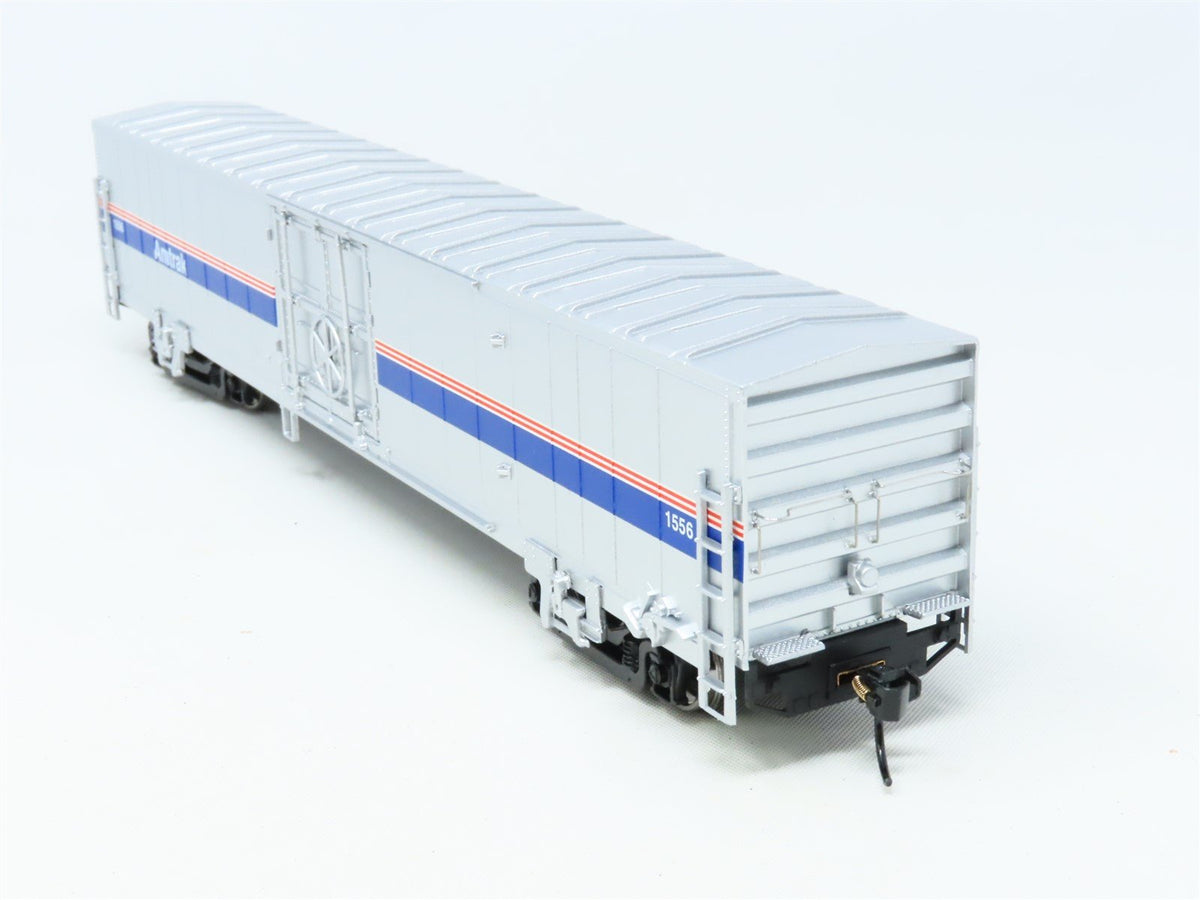 HO Walthers Proto 920-11153 AMTK Amtrak 60&#39; Thrall Material Handling Car #1556