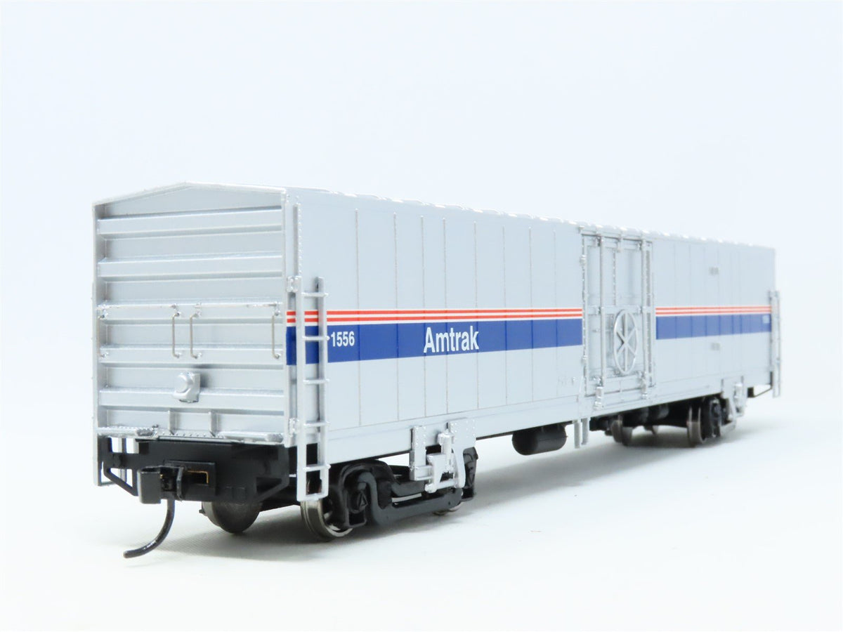 HO Walthers Proto 920-11153 AMTK Amtrak 60&#39; Thrall Material Handling Car #1556