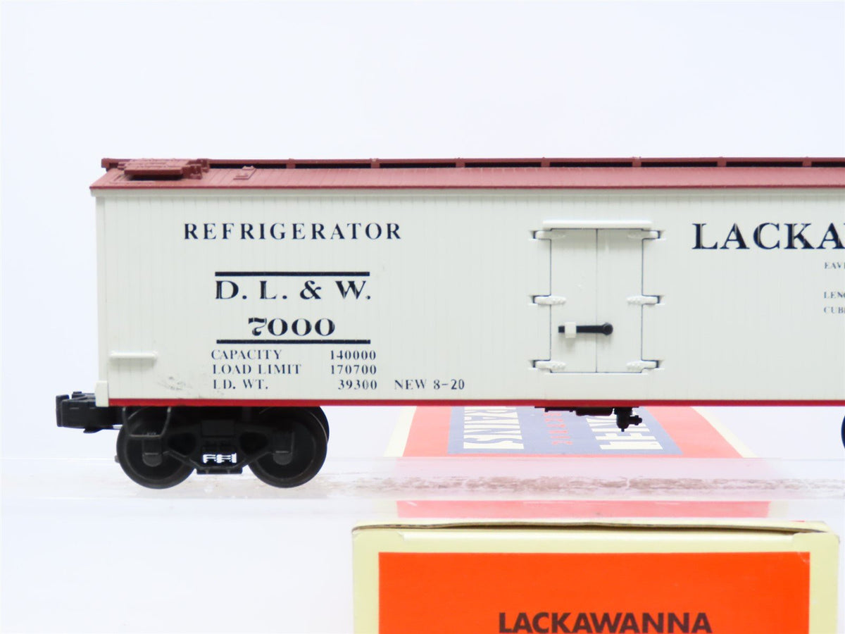 O Gauge 3-Rail Lionel 6-51301 DL&amp;W Lackawanna Wooden Reefer #7000