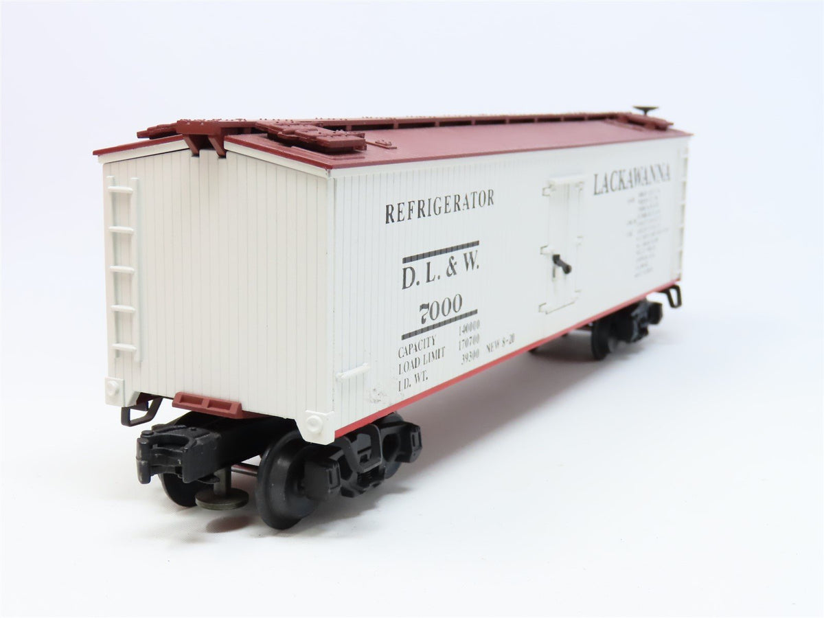 O Gauge 3-Rail Lionel 6-51301 DL&amp;W Lackawanna Wooden Reefer #7000