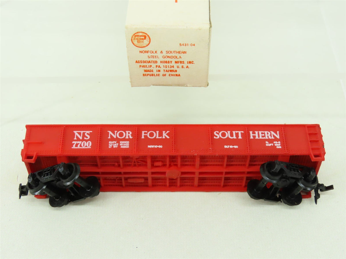 HO Scale AHM GN Great Northern EMD GP18 Diesel Kellog&#39;s/Eggo Freight Train Set