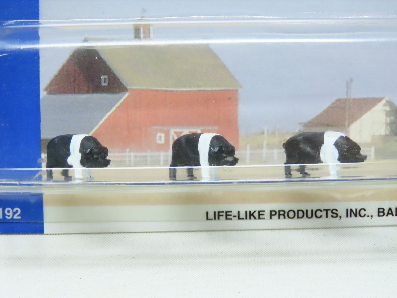 HO 1/87 Scale Life-Like Trains 1192 Hand Painted Figures - Hogs