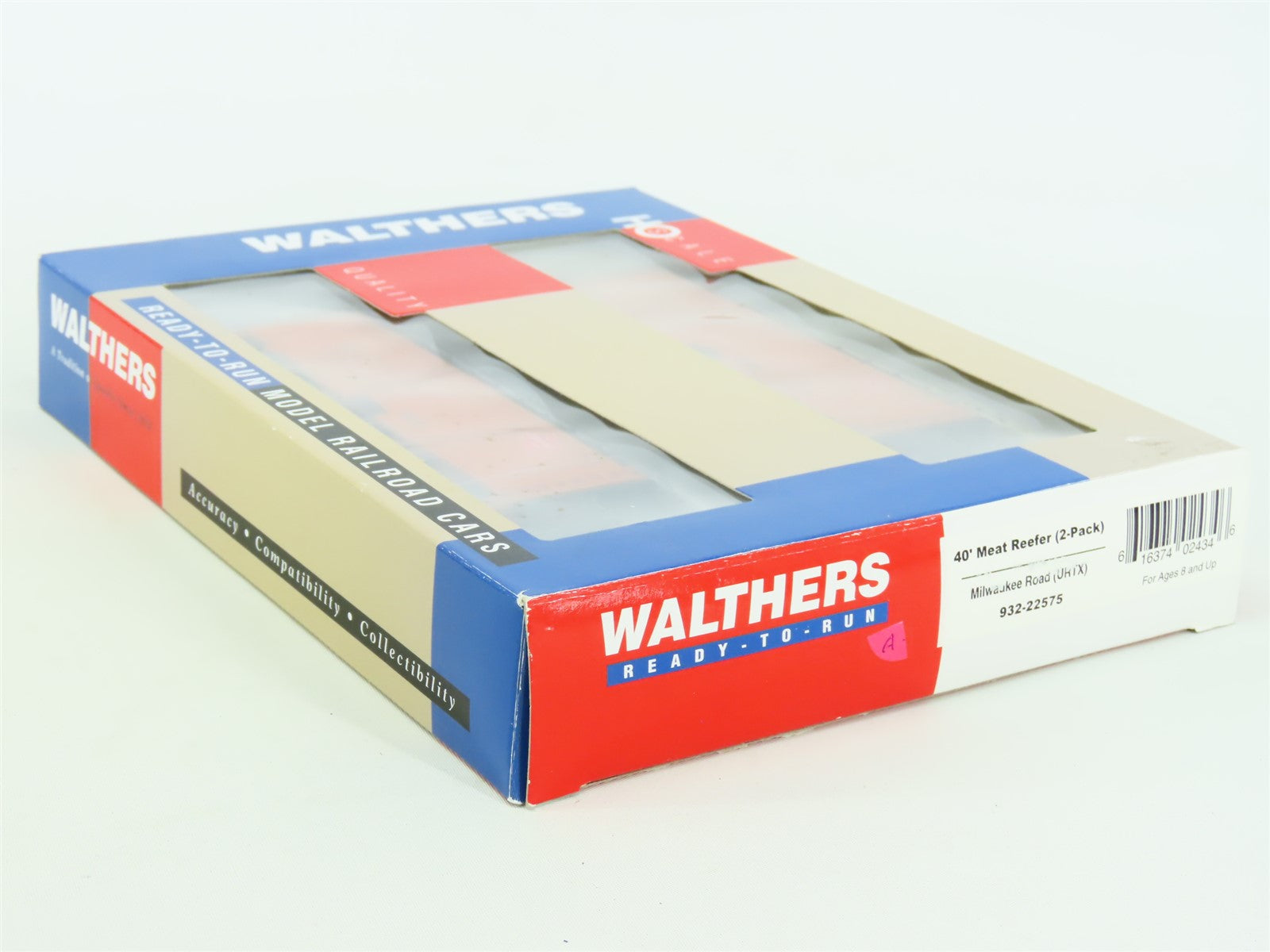 HO Scale Walthers 932-22575 URTX MILW Milwaukee Road 40' Meat Reefer Set 2-Pack