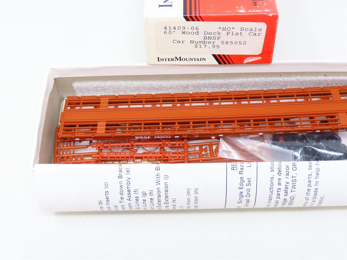 HO Scale InterMountain Kit 41409-06 BNSF Santa Fe 60&#39; Flat Car #585052