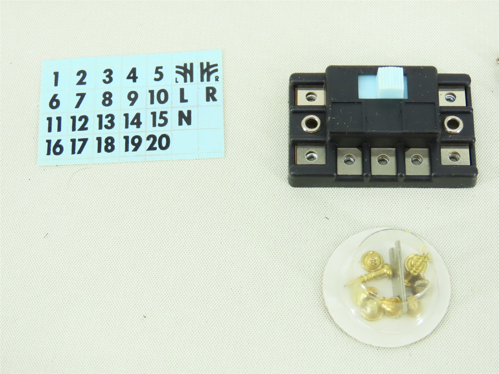 N Scale Atlas #2581 USA Snap-Switch Remote Right Hand Switch Track