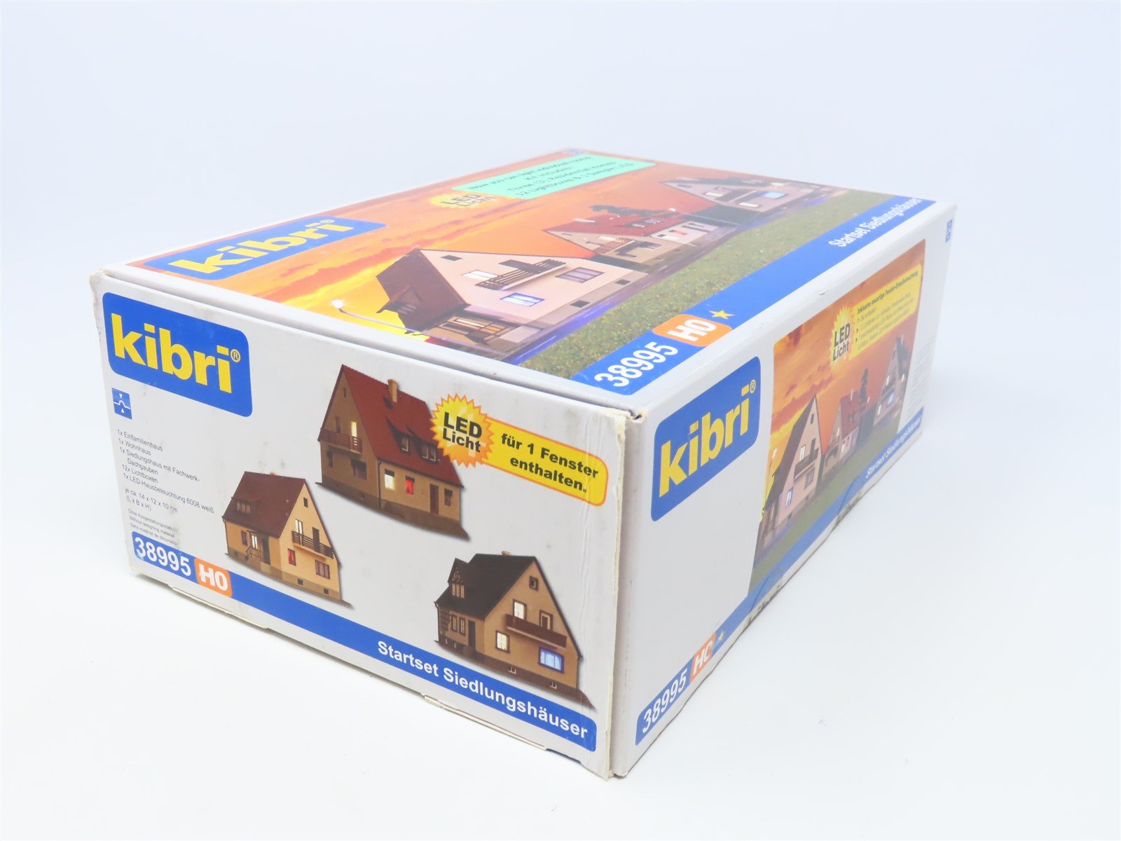 HO 1/87 Scale Kibri Building Kit 38995 Detached Houses (3) w/ Lights - Sealed