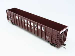 HO Scale Walthers 932-5686 MILW Milwaukee Road Wood Chip Gondola #276094