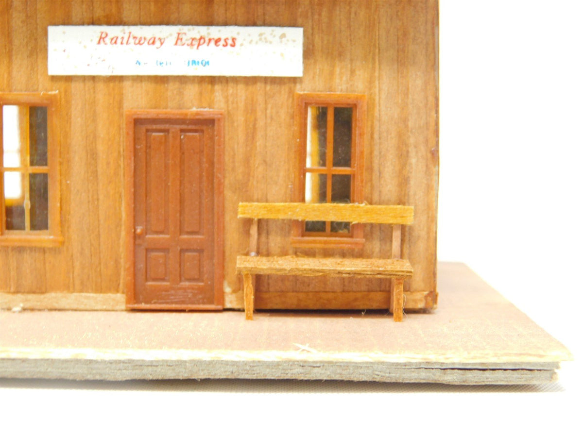 HO 1/87 Scale Precision Scale Co. #16108 Branch Line Station