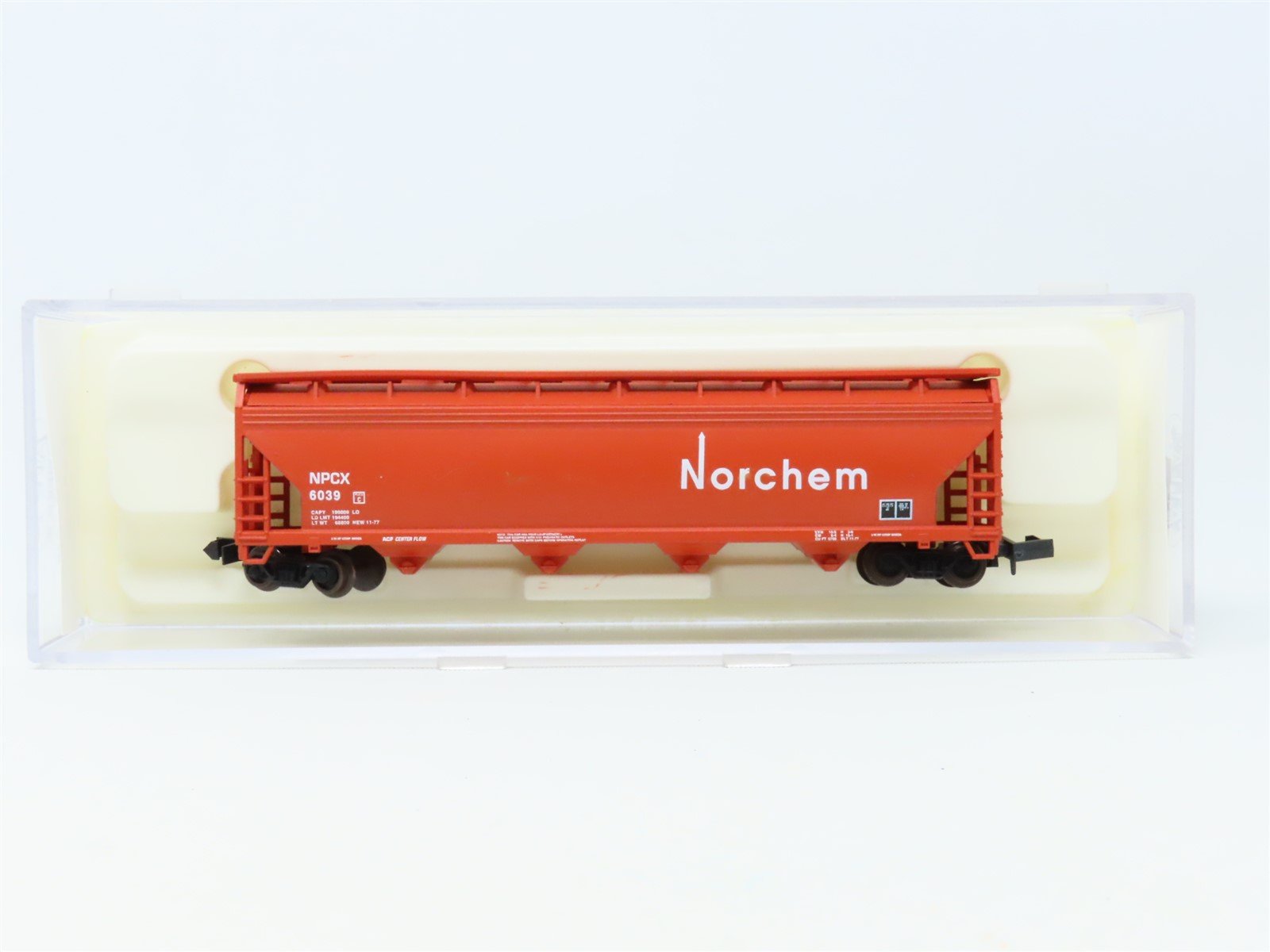 N Scale Atlas 3955 NPCX Norchem 4-Bay Centerflow Covered Hopper #6039