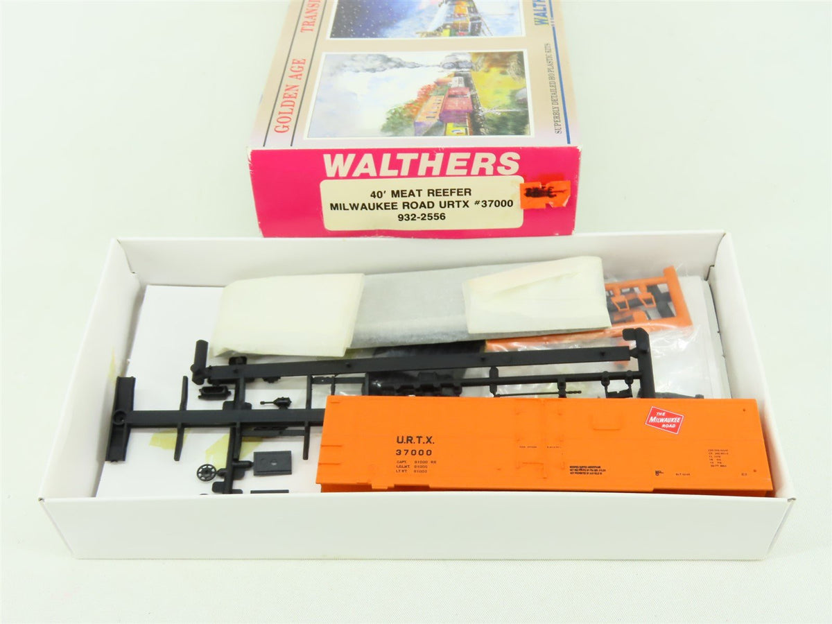 HO Scale Walthers Kit 932-2556 URTX Milwaukee Road 40&#39; Meat Reefer #37000