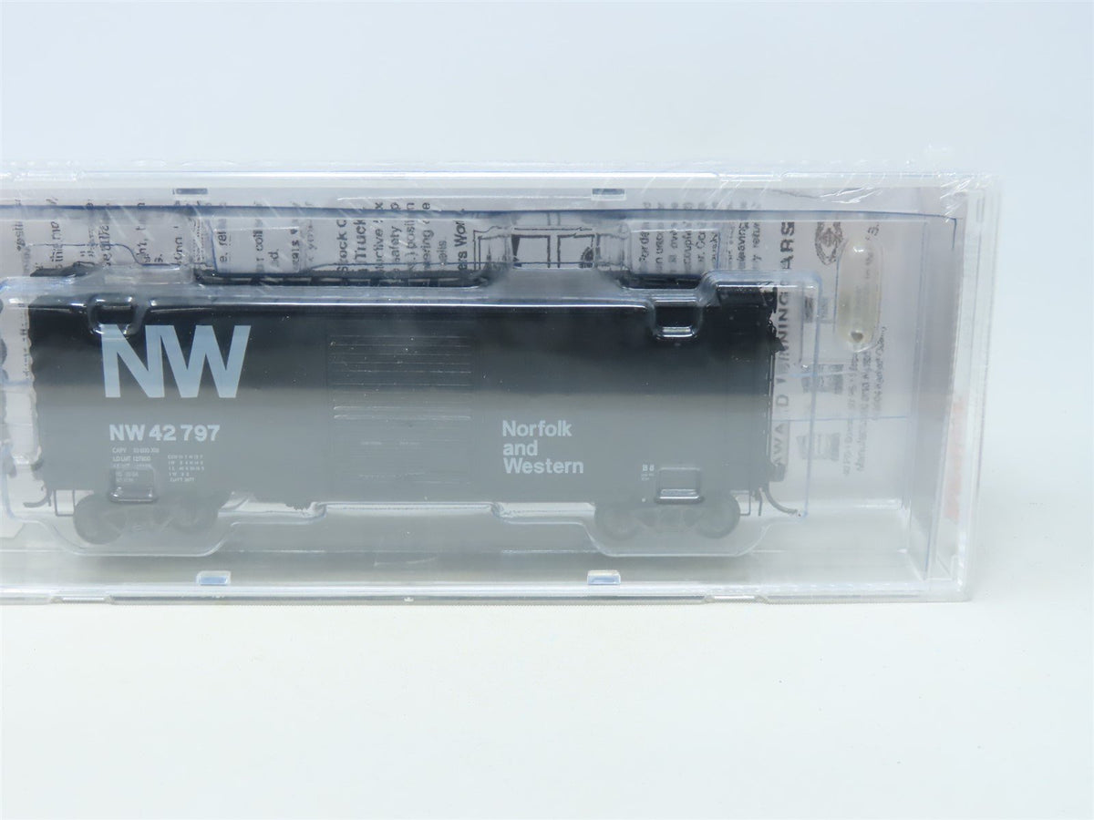 HO Scale Kadee 5262 NW Norfolk &amp; Western 40&#39; Single Door Box Car #42797 Sealed