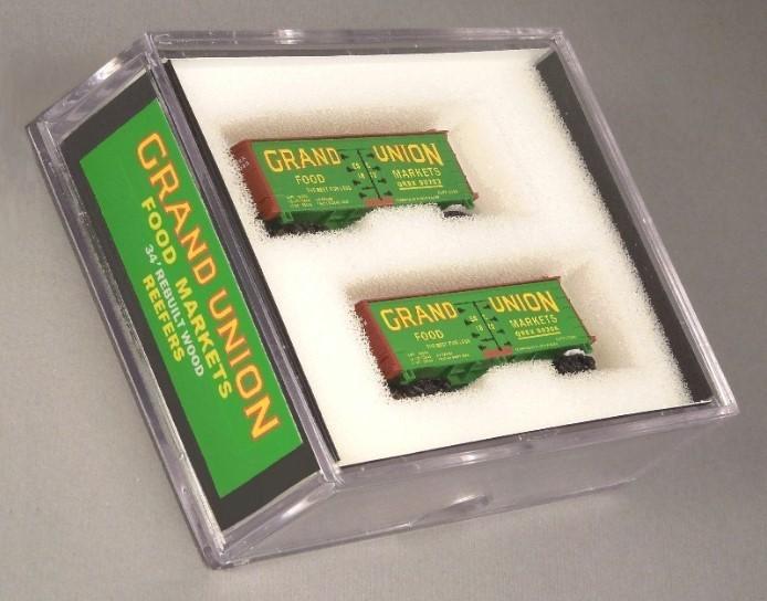 Z Scale FULL THROTTLE FTB9210-1 QREX Grand Union Food Markets 34&#39; Reefer Set #1