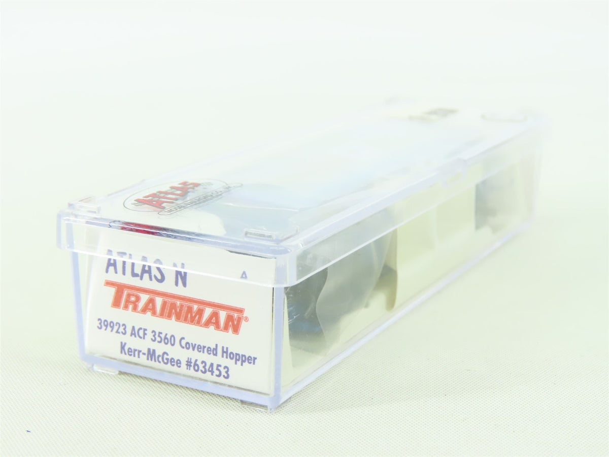 N Scale Atlas Trainman 39923 ACFX Kerr-McGee 3-Bay Covered Hopper #63453