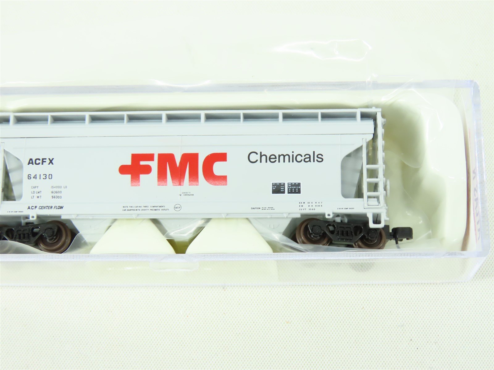 N Scale Atlas Trainman 39913A ACFX FMC Chemicals 3-Bay Covered Hopper #64130