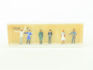 HO 1/87 Scale Preiser Vintage Figure Set #61 Policemen & Red Cross Workers