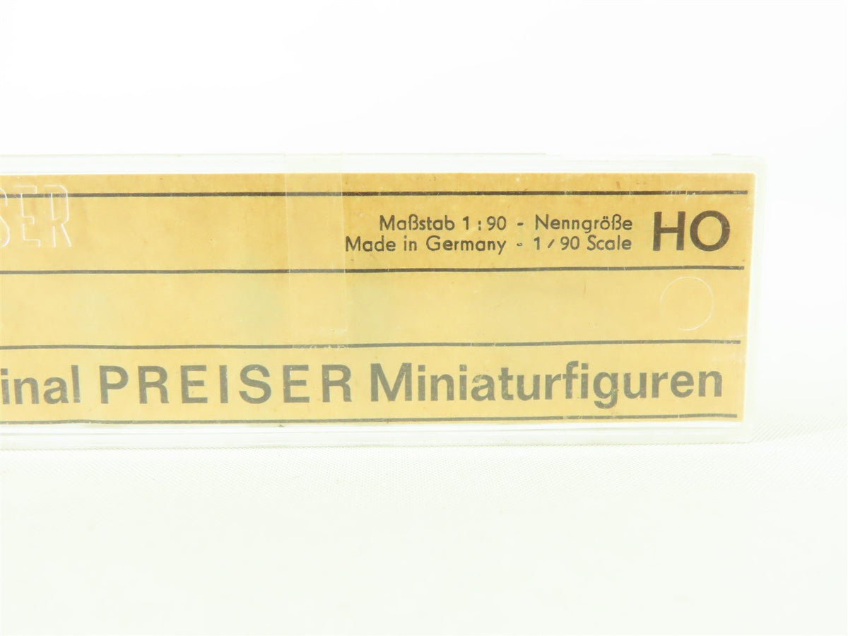 HO 1/87 Scale Preiser Vintage Figure Set #61 Policemen &amp; Red Cross Workers