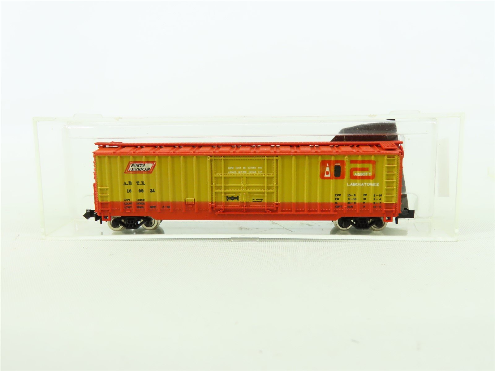 N Scale MRC 7024 ARTX Abbot Laboratories Plug Door Steel Box Car #100034