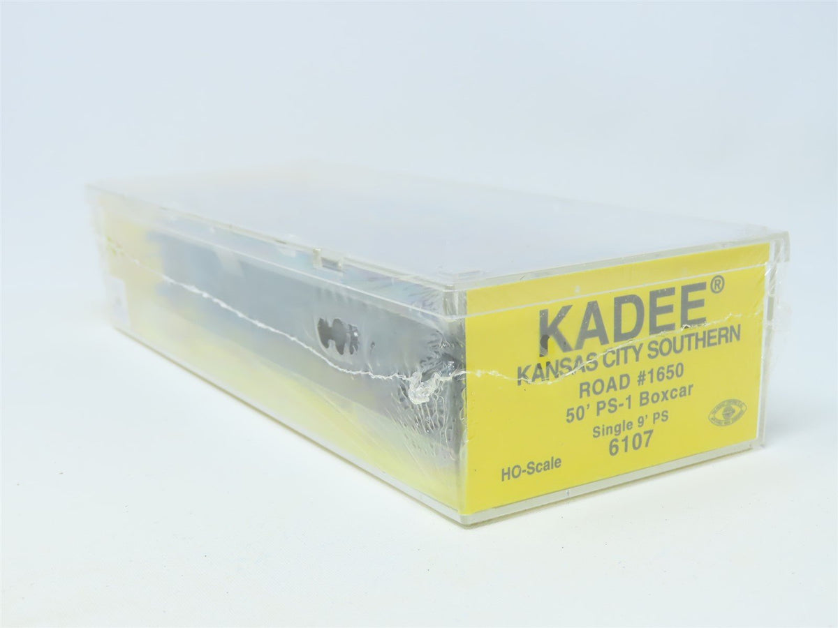 HO Kadee #6107 KCS Kansas City Southern 50&#39; Single Door Box Car #1650 - Sealed