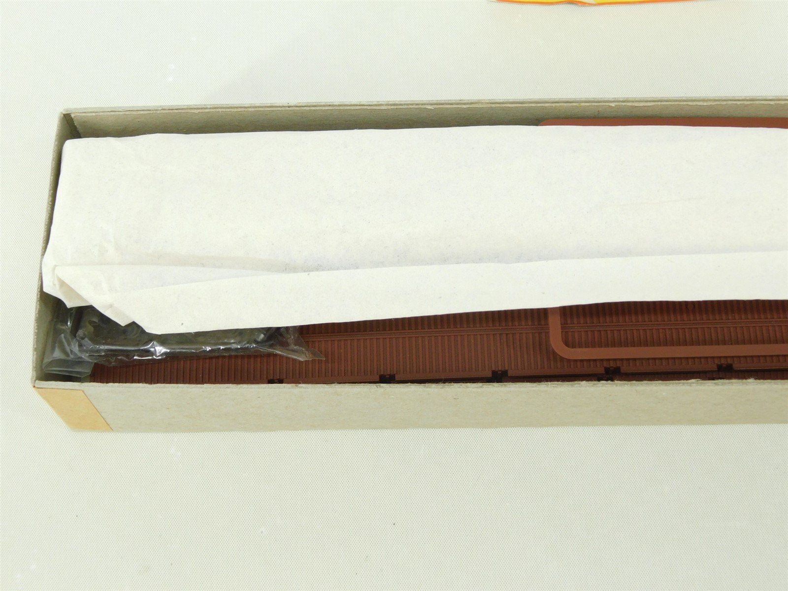 HO Scale Accurail Kit 9301 ATSF Santa Fe Tri-Level Auto Rack Car #84361