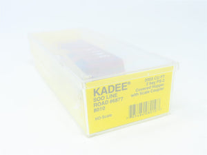 HO Scale Kadee #8010 SOO Line 2-Bay Covered Hopper #6877 - Sealed