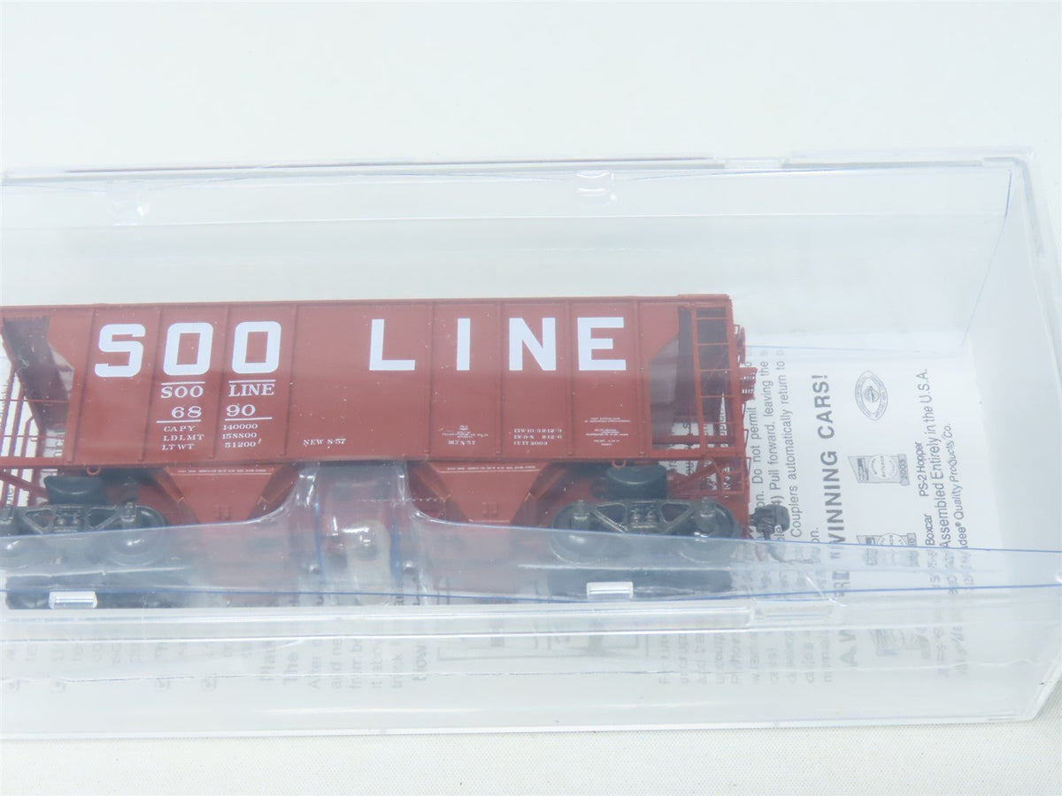 HO Scale Kadee #8016 SOO Line 2-Bay Covered Hopper #6890 - Sealed