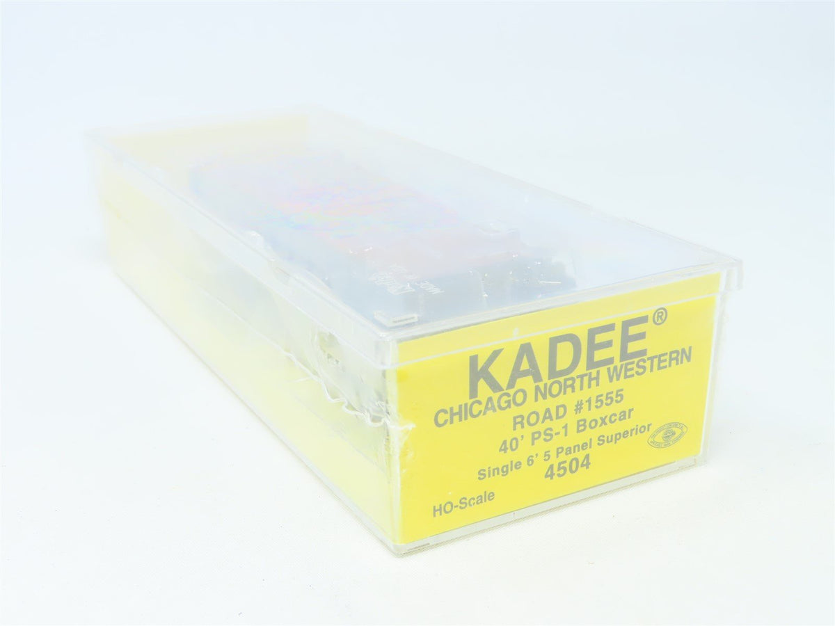 HO Kadee #4504 CNW The Overland Route 40&#39; Single Door Box Car #1555 - Sealed