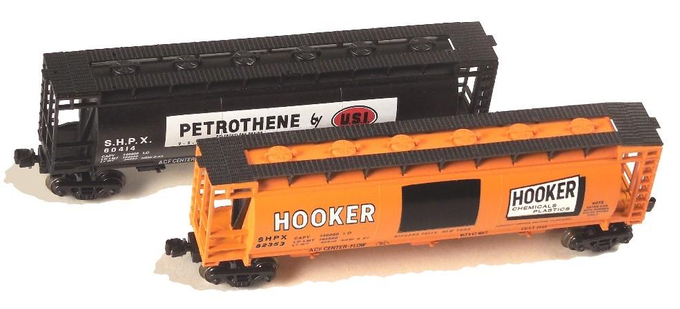 Z Scale FULL THROTTLE FTCOL63 SHPX Hooker / Petrothene 3-Bay Hopper Set 2-Pack