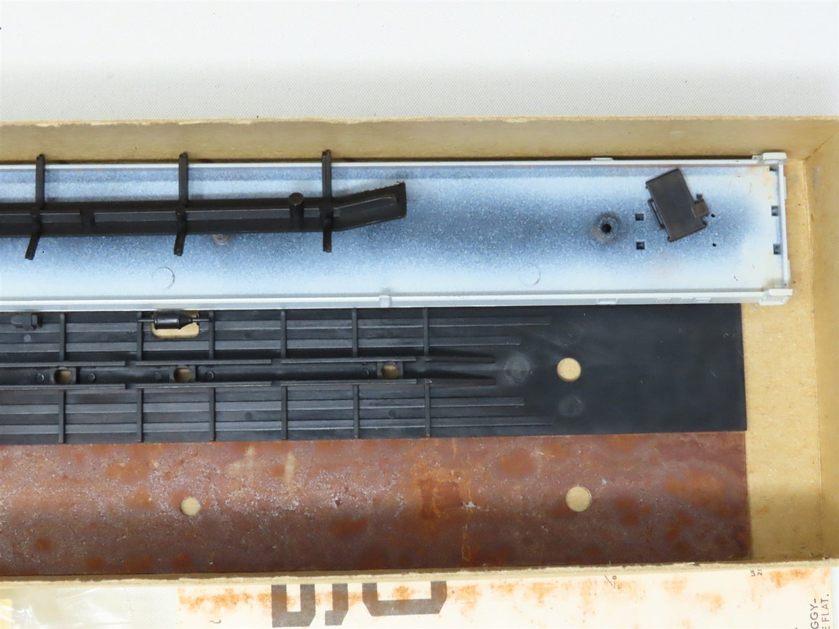 HO Scale Athearn Kit #2015 Undecorated 85&#39; A/P Flat Car