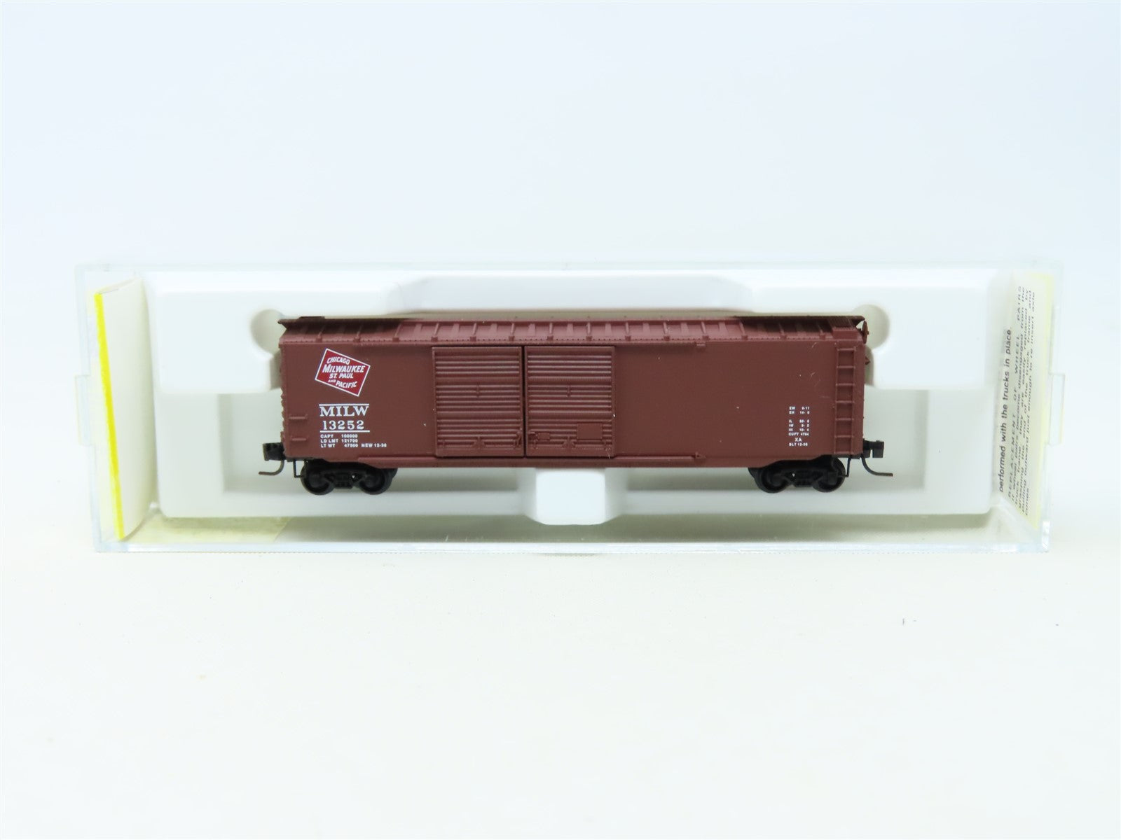 Z Scale Micro-Trains MTL Kadee 13713-2 MILW Milwaukee 50' Boxcar #13252
