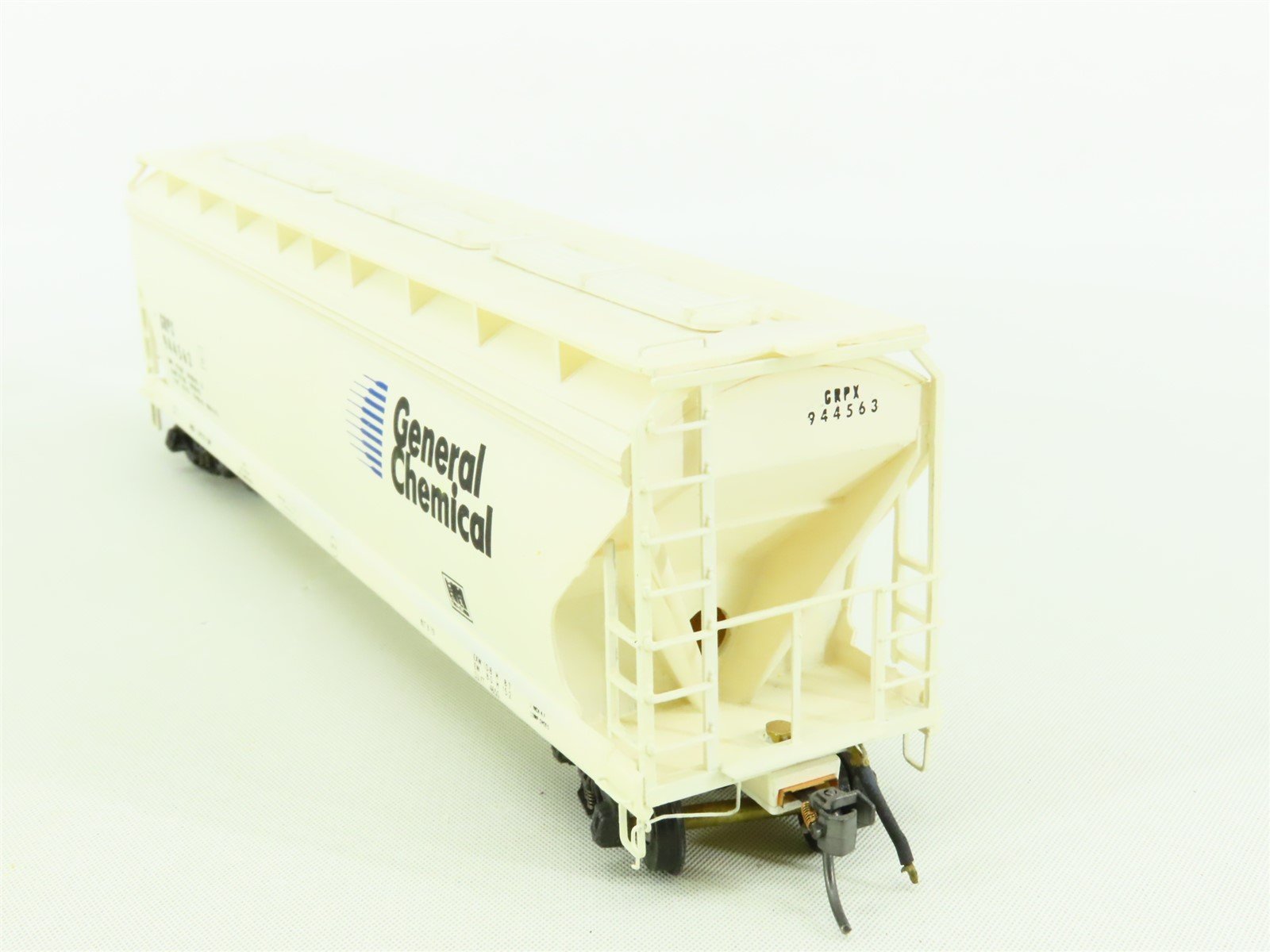 HO Scale GRPX General Chemical 3-Bay Centerflow Covered Hopper #944563
