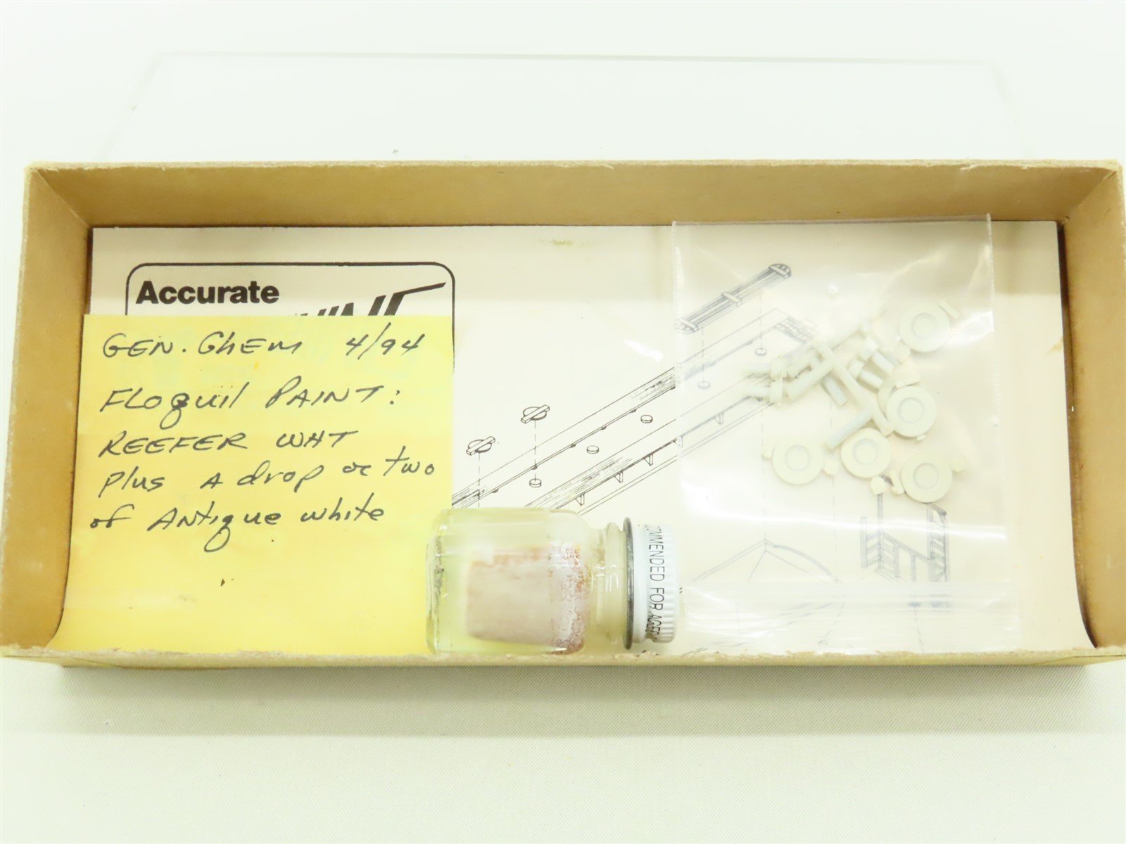 HO Scale GRPX General Chemical 3-Bay Centerflow Covered Hopper #944563