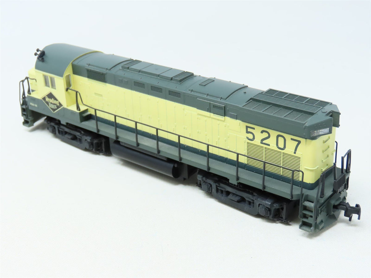 HO Scale Atlas/KATO 8058 RDG Reading ALCO C-424 Ph. 1 Diesel Locomotive #5207