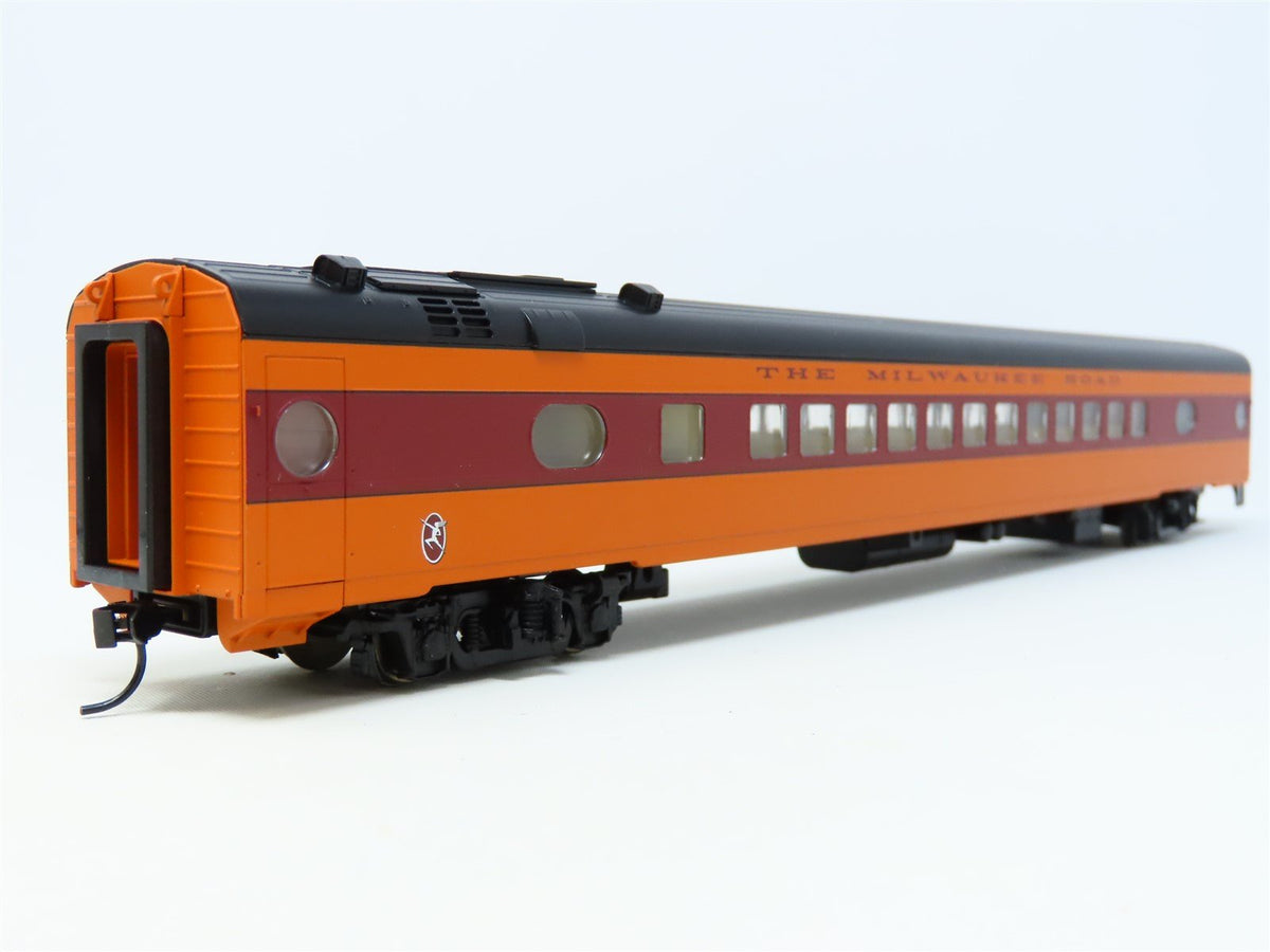 HO Walthers #932-9200 MILW Milwaukee Road &quot;Hiawatha&quot; 52-Seat Coach Passenger