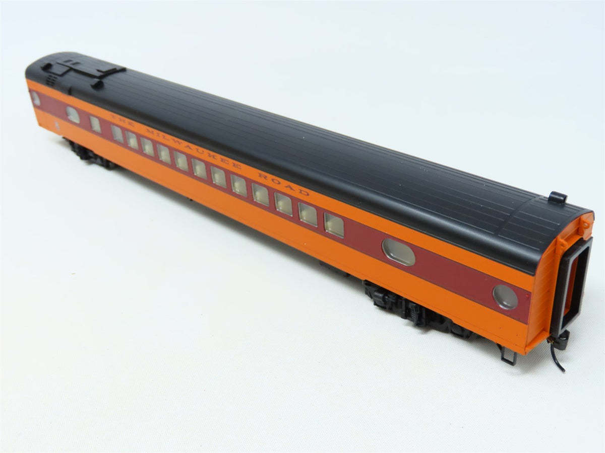 HO Walthers #932-9200 MILW Milwaukee Road &quot;Hiawatha&quot; 52-Seat Coach Passenger