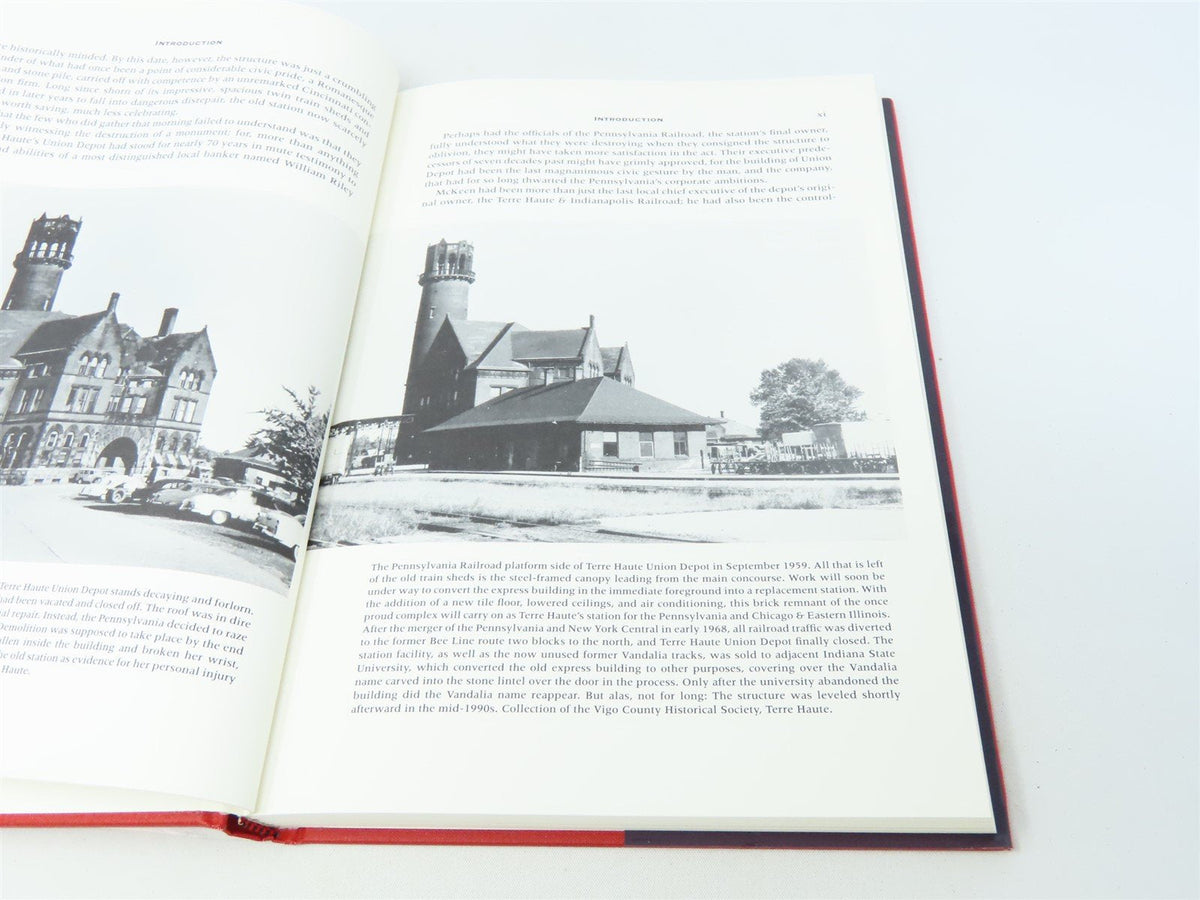 The Pennsylvania Railroad At Bay by Richard T Wallis ©2001 HC Book