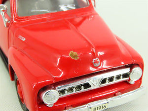 Maisto 1:32 Scale Die-Cast Red 1953 Ford Pick-Up Truck w/ Hay Load