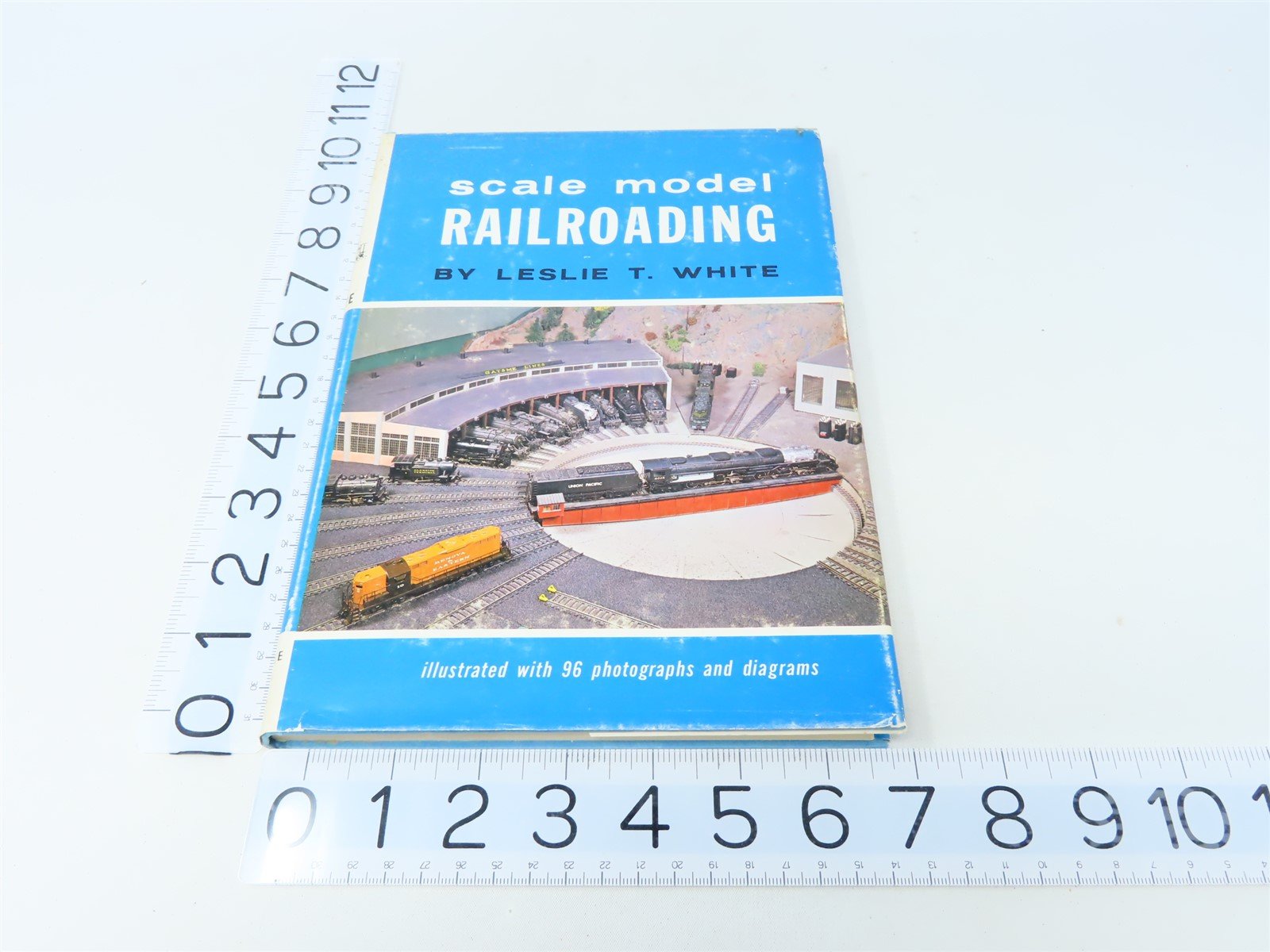 Scale Model Railroading by Leslie T White ©1964 HC Book