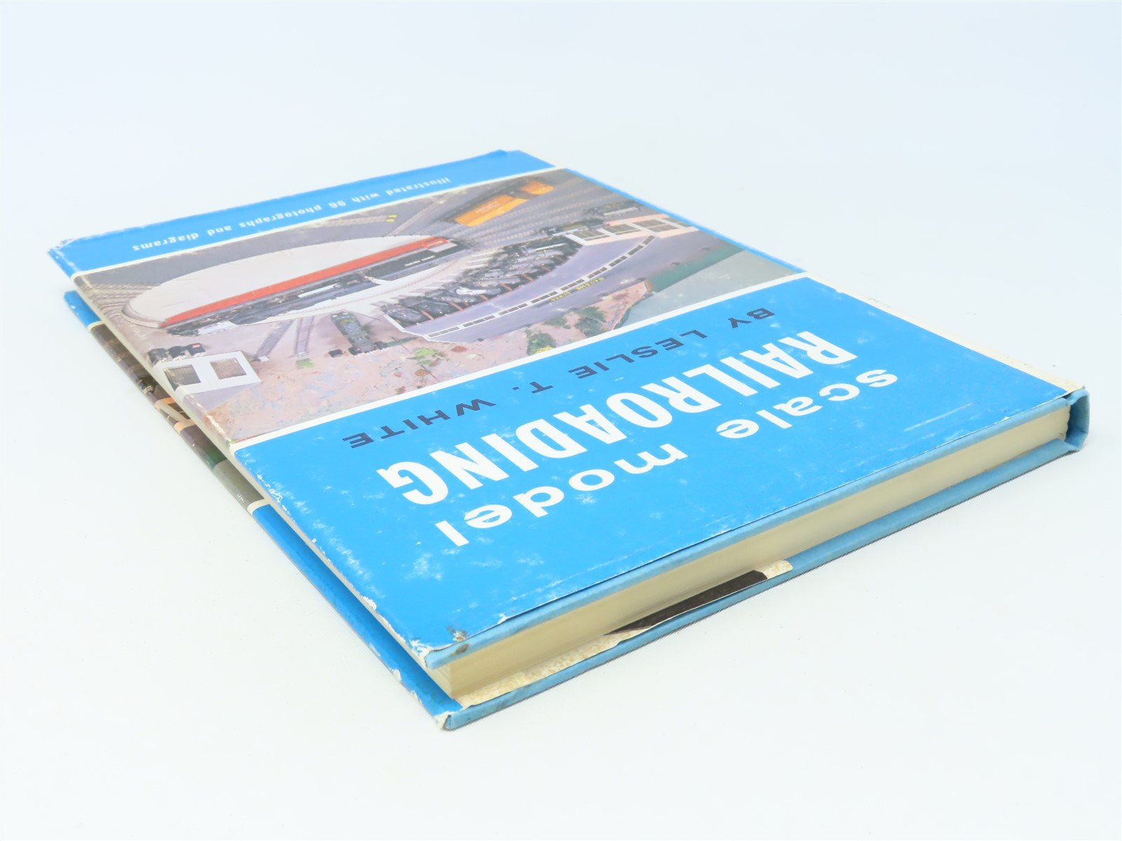 Scale Model Railroading by Leslie T White ©1964 HC Book