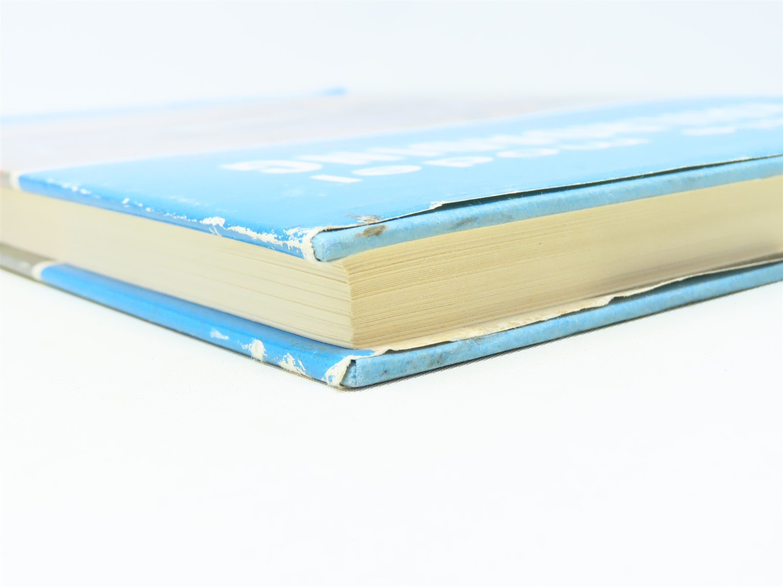 Scale Model Railroading by Leslie T White ©1964 HC Book